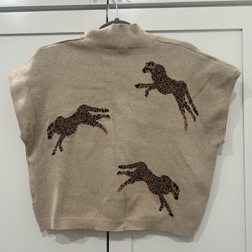 Women’s Entro Beige Cheetah Sweater size large - Picture 2 of 15